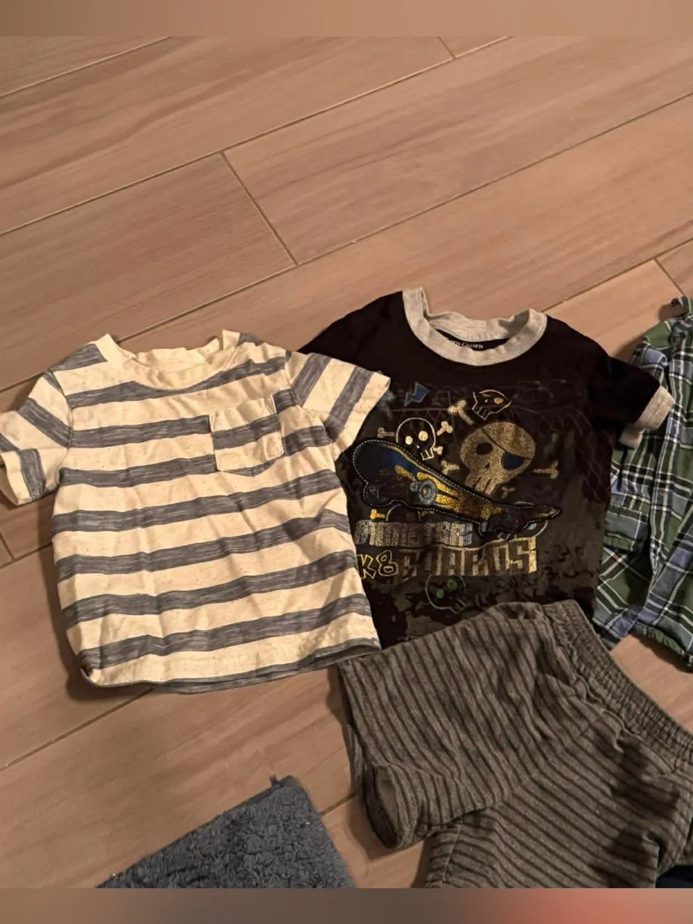 13pc bundle lot 18m 4shirts 5shorts 2onesies 1swim shorts 1pants no stains